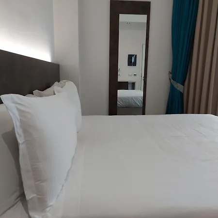 Phi Milano 4*