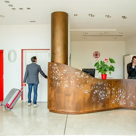 Phi Milano Hotel 4*