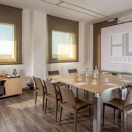 Phi Milano Hotel 4*