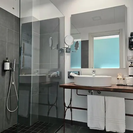 Hotel Phi Milano 4*