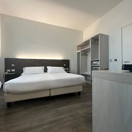 Phi Milano Hotel 4*
