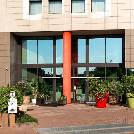 Phi Milano Hotel