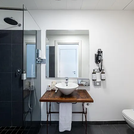 Phi Milano 4*