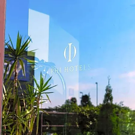 Hotell Phi Milano 4*