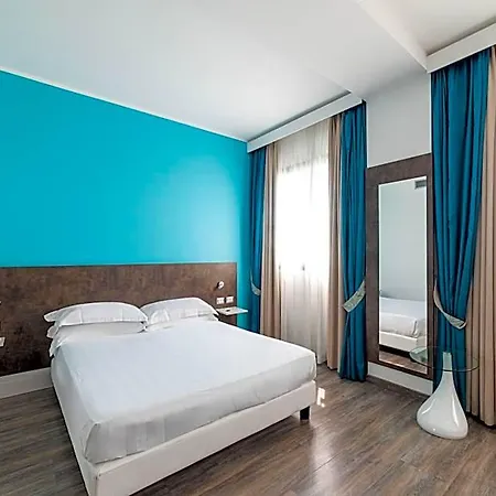 Hotel Phi Milano 4*