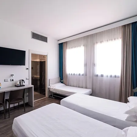 Phi Milano 4* بارانزاتي