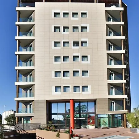Phi Milano 4* 巴兰扎泰