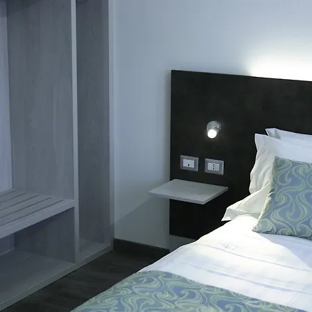 Phi Milano 4* バランザーテ