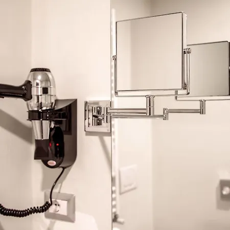 Phi Milano Hotel 4*
