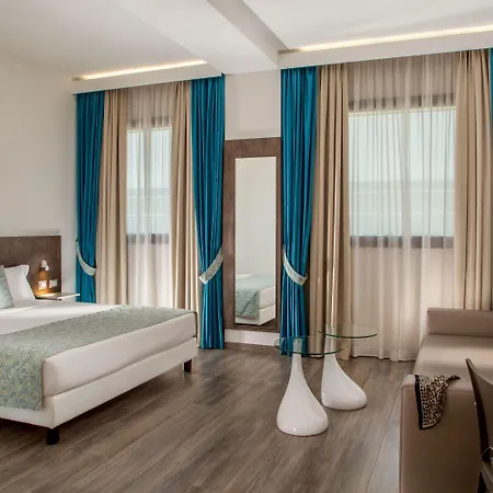 Phi Milano מלון 4*