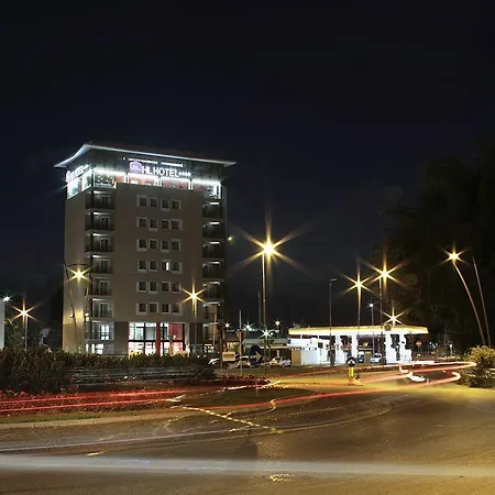 Phi Milano מלון 4*